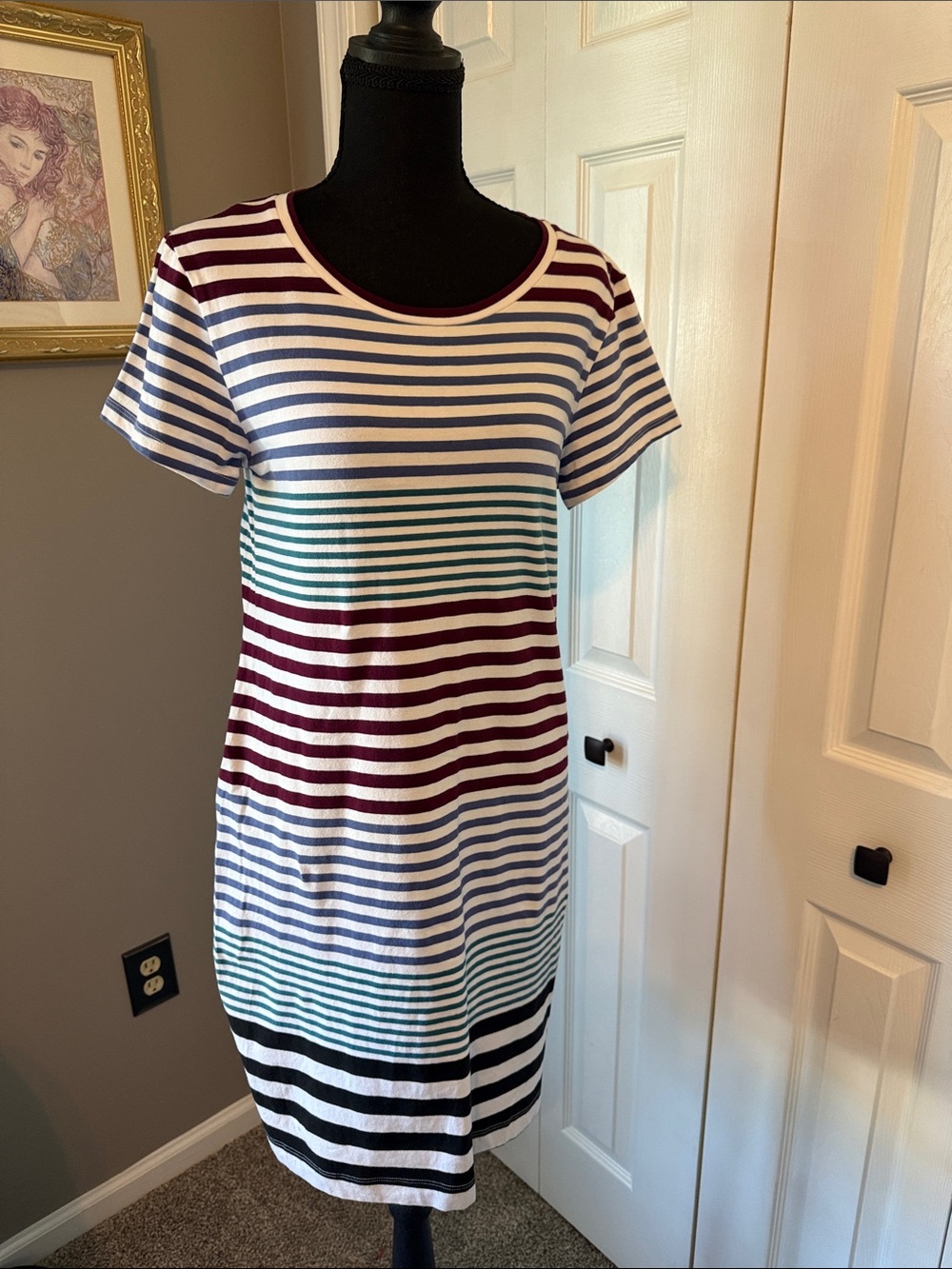 Striped Short-Sleeve Shift Dress in Multi-Color